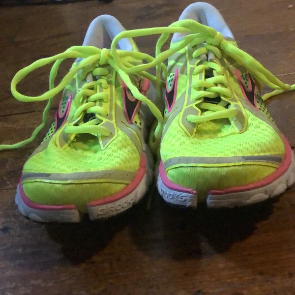 Brooks pure cadence women’s running shoes size 6.5 neon yellow and pink - Picture 9 of 10